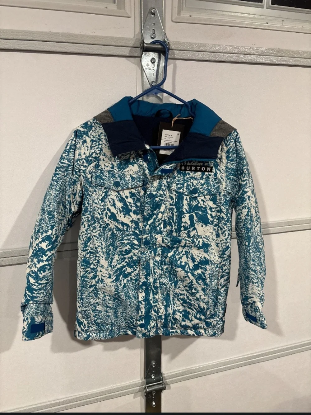 Burton Uproar Snowboard Jacket for Kids – Size M – Color Blue Blotto Tree